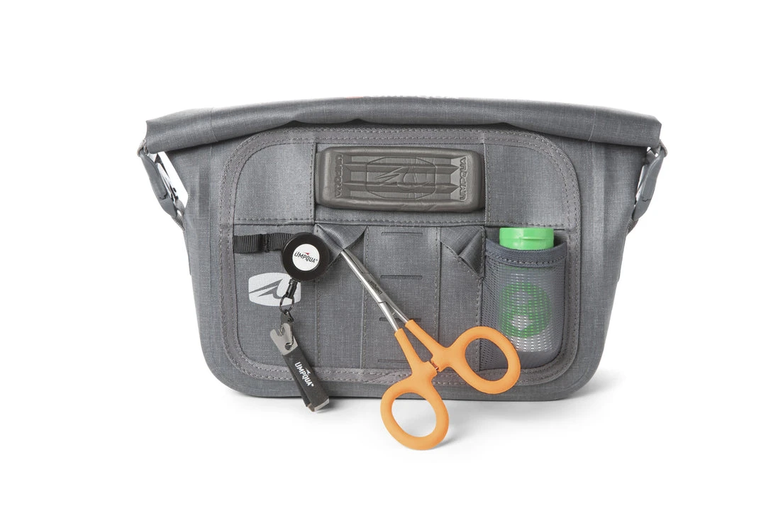 Umpqua Feather Merchants Umpqua ZS2 Waterproof Wader Chest Pack WAIST & CHEST PACKS 3 Umpqua Feather Merchants Umpqua ZS2 Waterproof Wader Chest Pack WAIST & CHEST PACKS