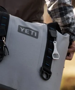 COOLERS & HYDRATION Yeti Molle Zinger